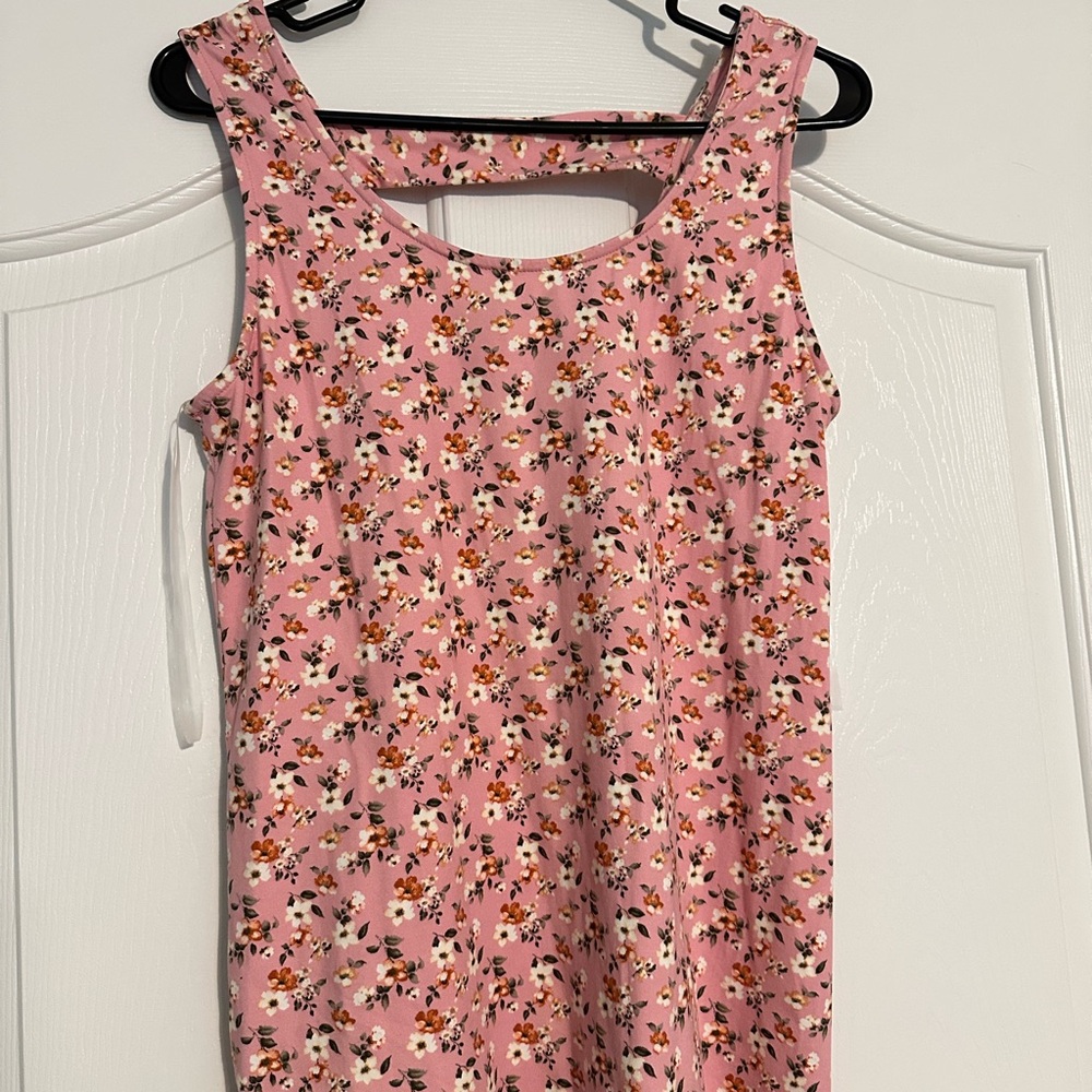 Buttery soft - Pink Floral Tank Top (size Medium, gently used)